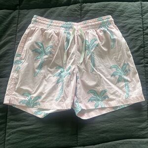 Chubbies Men’s Lotta Coladas Pink Blue Palm Tree Swim Trunks